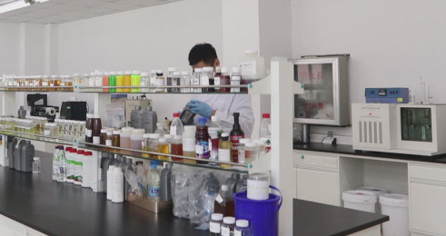 Synthetische Ester Base Oil HFDU Tmpto Kleverigheid Improvizer toegevoegd voor superieure prestaties